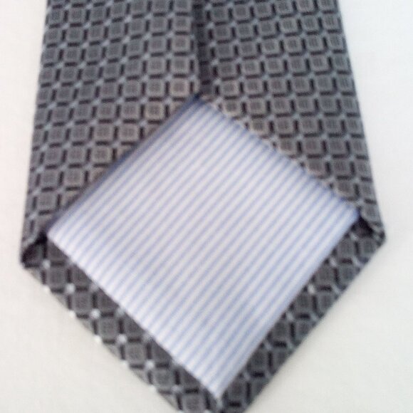 SONDERGAARD Copenhagen Classic 100% Silk Tie in Micro-dot Pattern - Picture 3 of 5